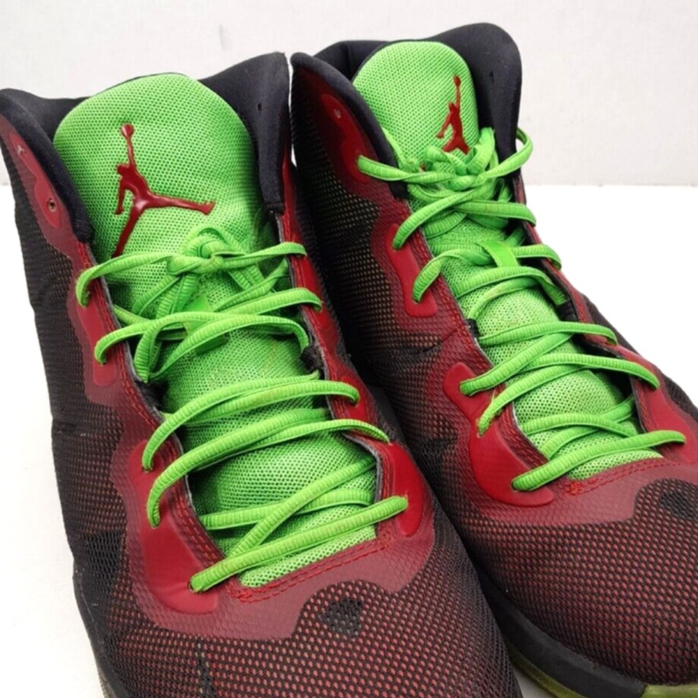 Jordan Marvin the Martian  Athletic Shoes Red and Green